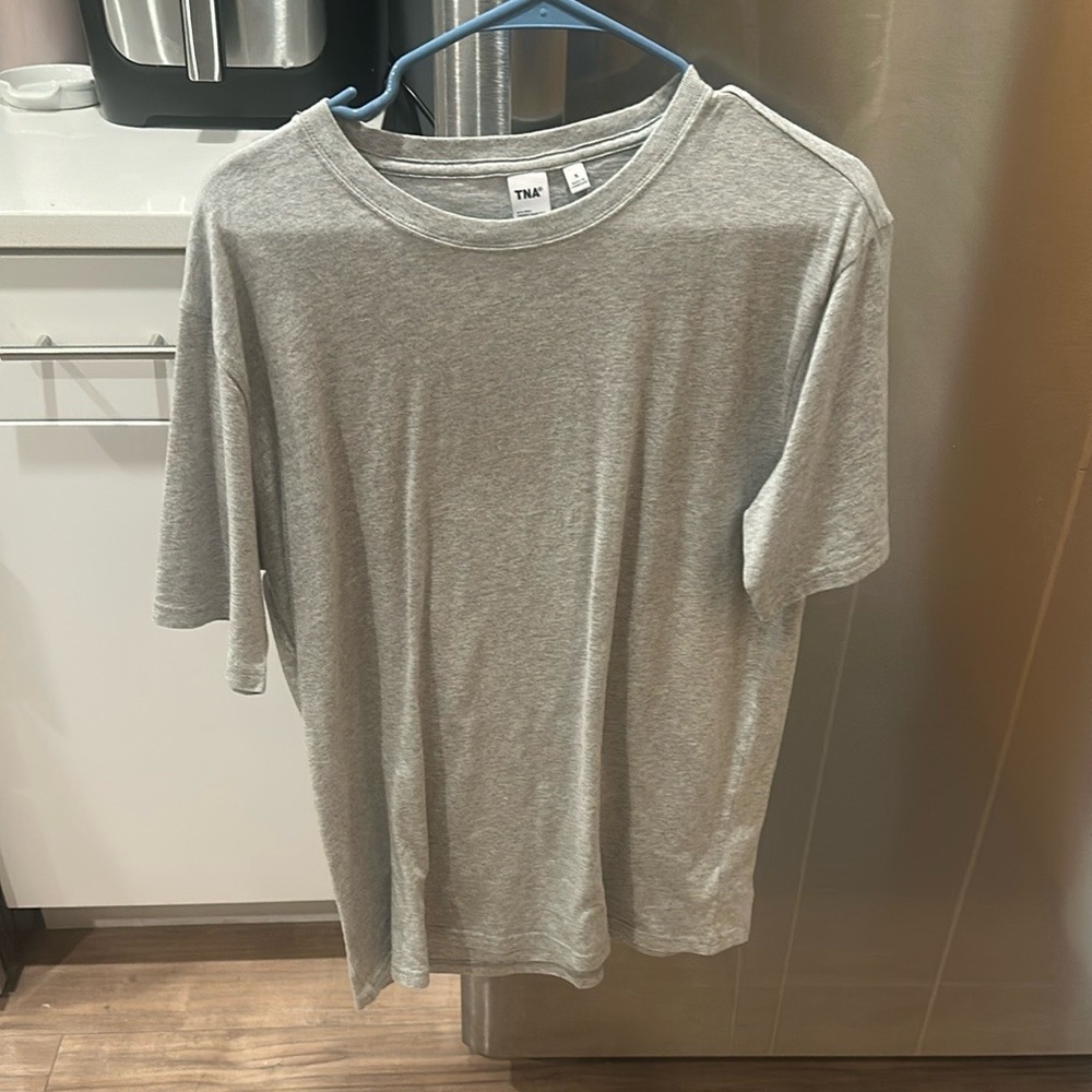 Aritzia tna tshirt